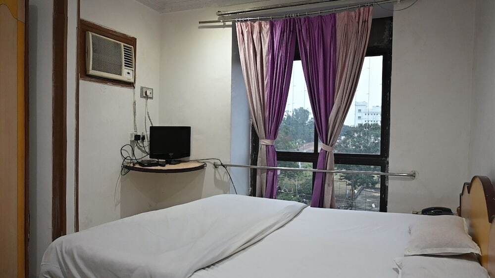 Асансол: Hotel Priyanka International