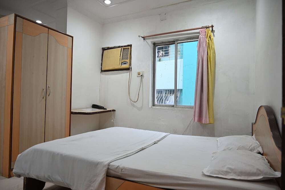 Асансол: Hotel Priyanka International