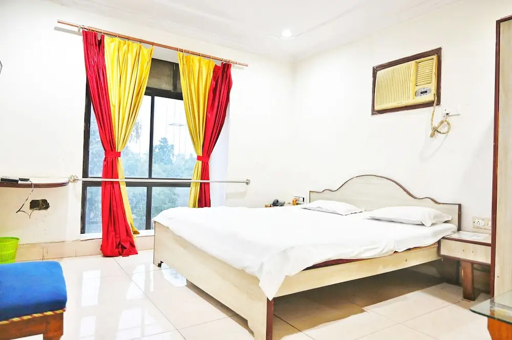 Асансол: Hotel Priyanka International