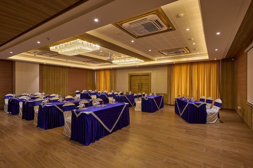 Хосур: Grand Continent Hosur A Sarovar Portico Affiliate Hotel