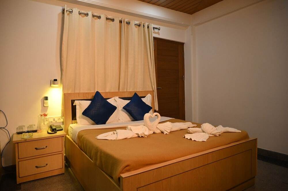 Кангра: Hotel DH