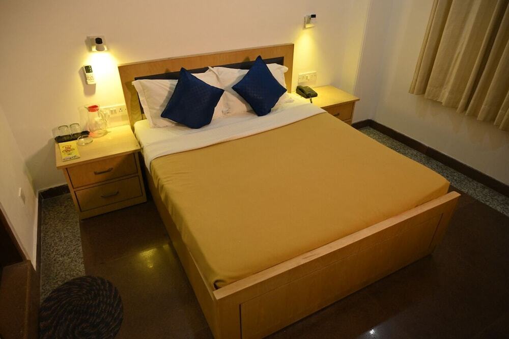 Кангра: Hotel DH