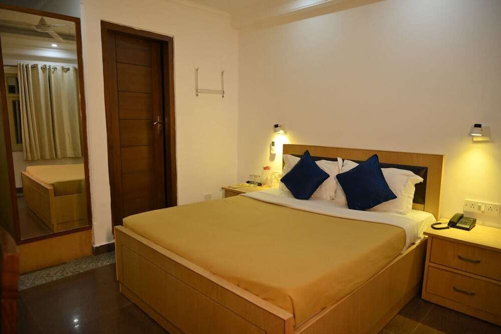 Кангра: Hotel DH