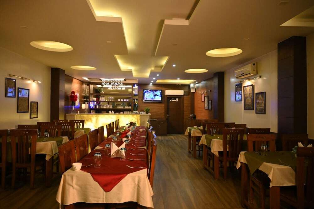 Кангра: Hotel DH