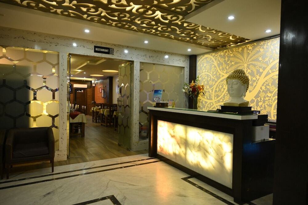 Кангра: Hotel DH