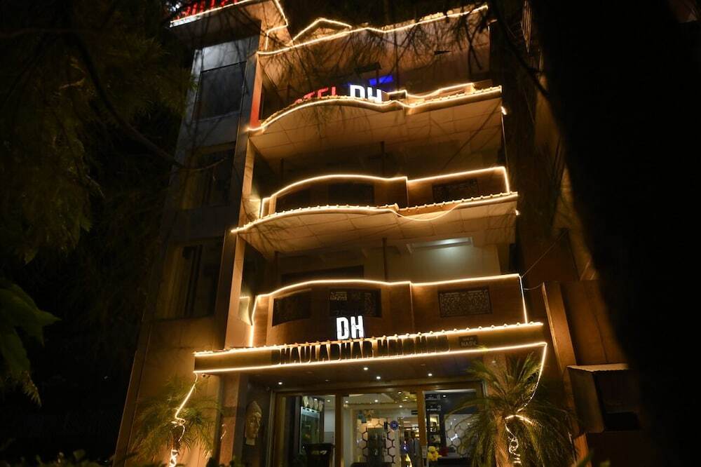 Кангра: Hotel DH