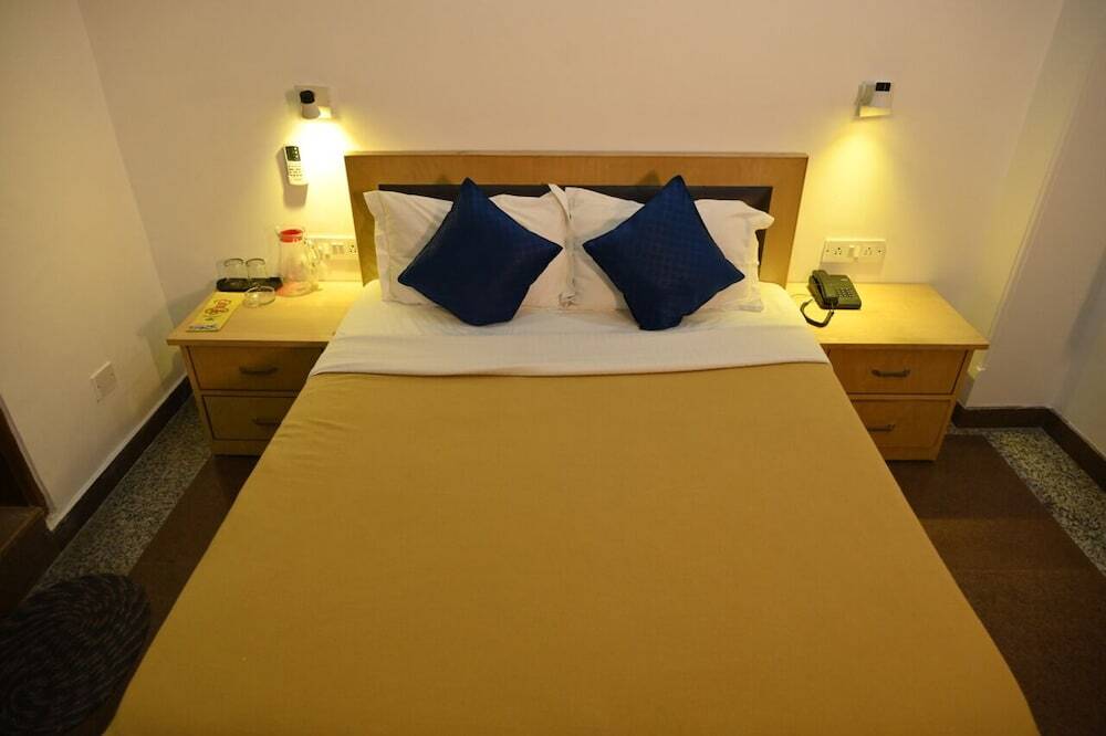 Кангра: Hotel DH