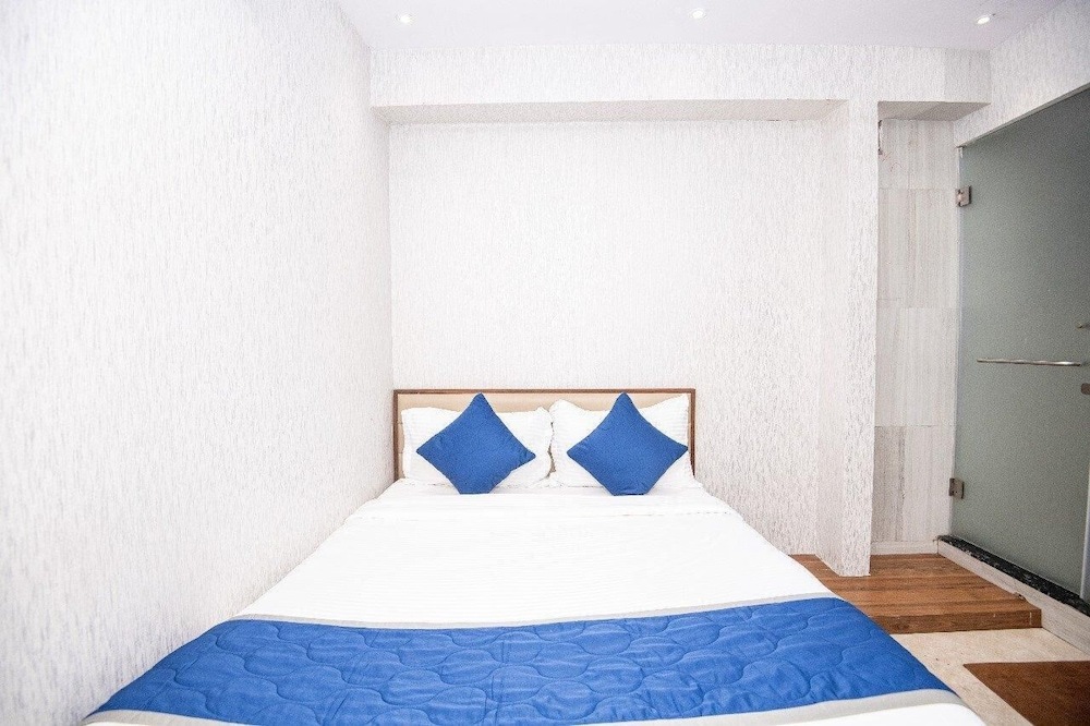 Сурат: Hotel Global