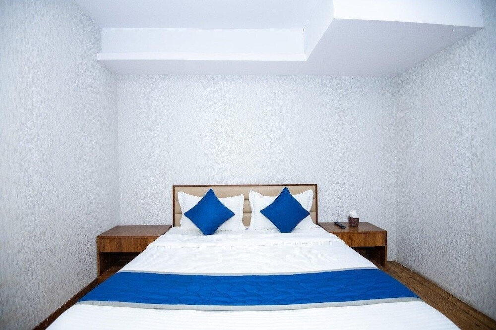 Сурат: Hotel Global