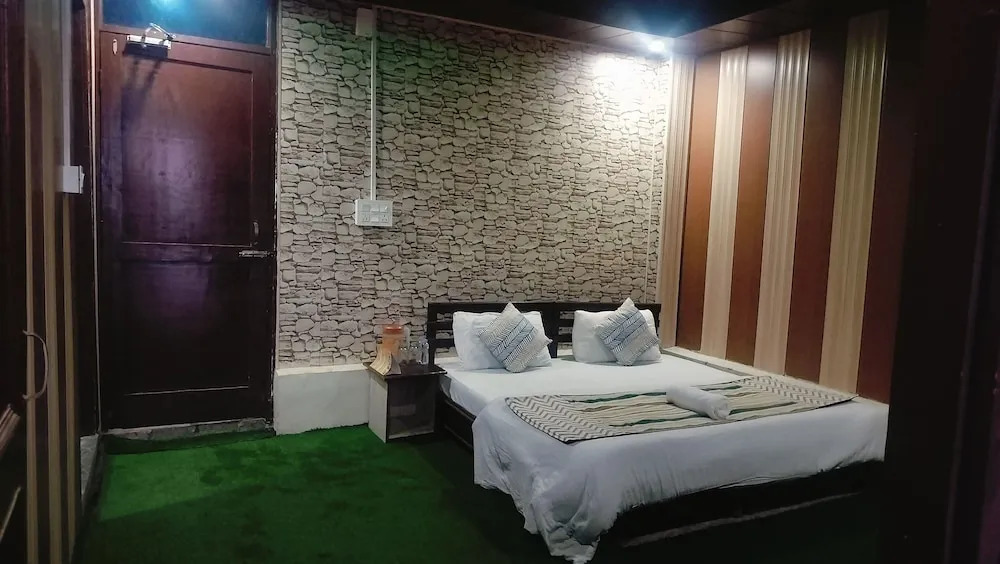 Кангра: Hotel Nirbana Heights