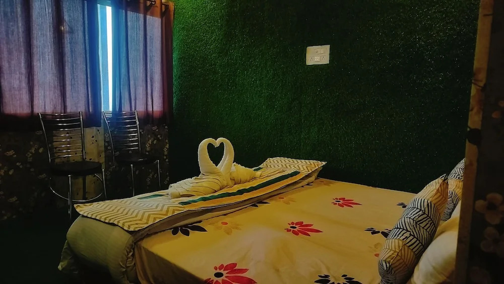 Кангра: Hotel Nirbana Heights