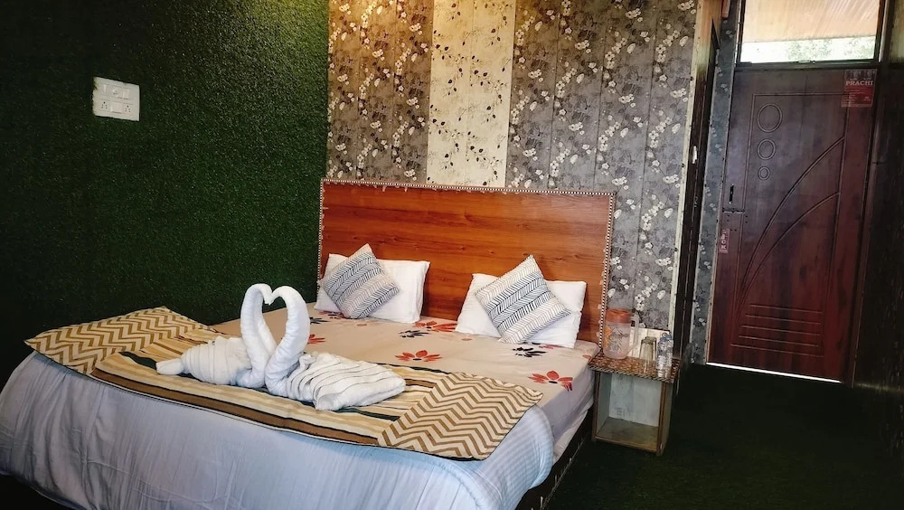 Кангра: Hotel Nirbana Heights