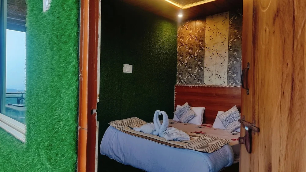 Кангра: Hotel Nirbana Heights
