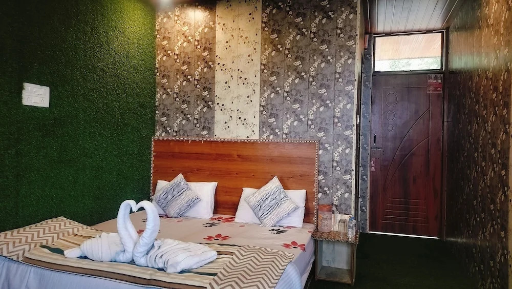 Кангра: Hotel Nirbana Heights