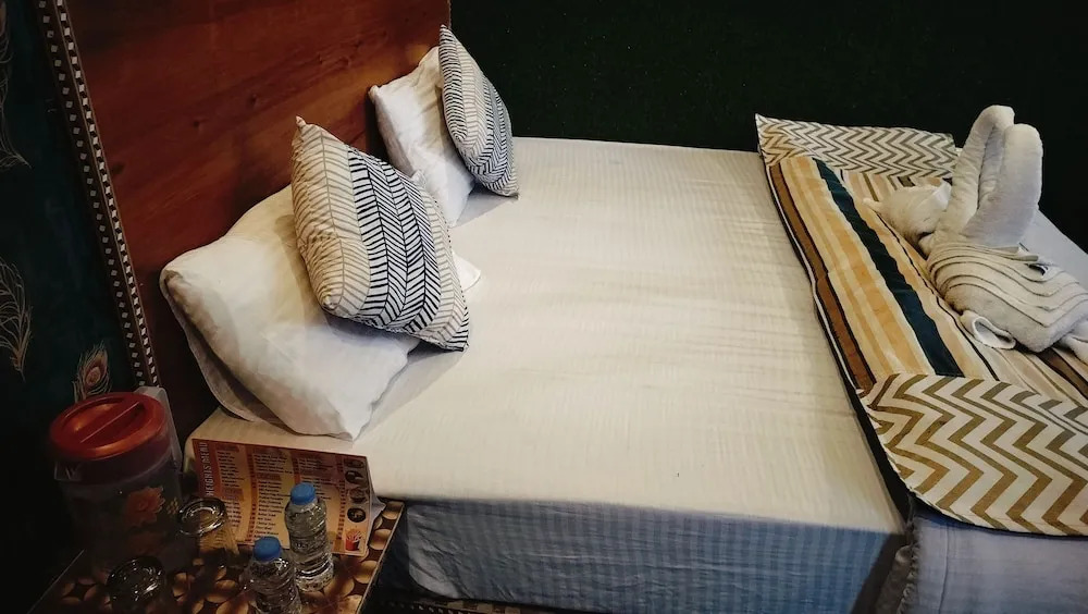 Кангра: Hotel Nirbana Heights