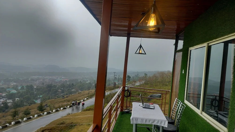 Кангра: Hotel Nirbana Heights