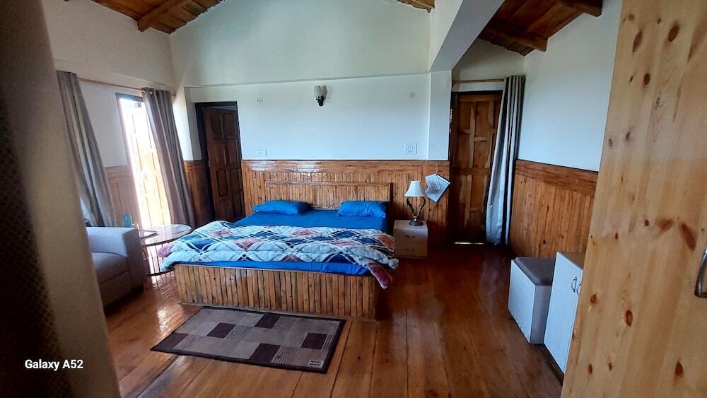 Наинитал: HR Stone Cottage