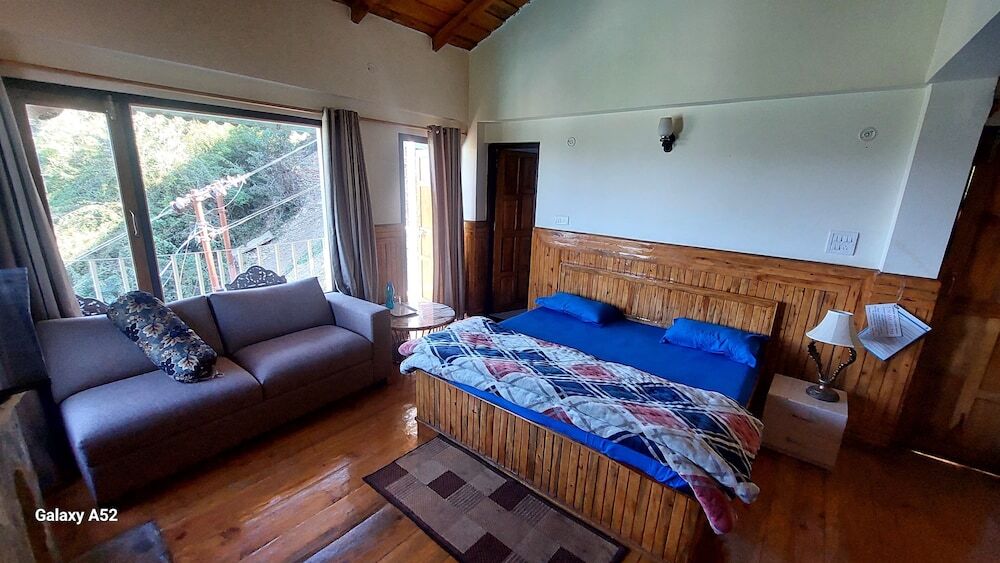 Наинитал: HR Stone Cottage