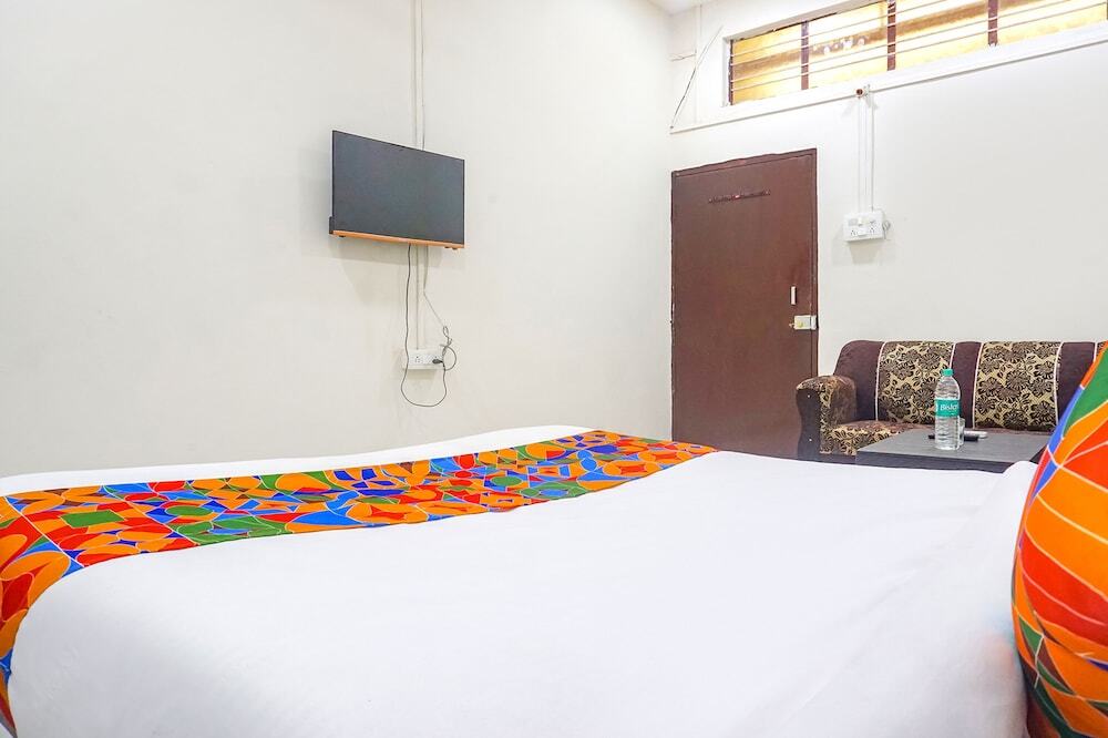 Нашик: Fabhotel Om Sai