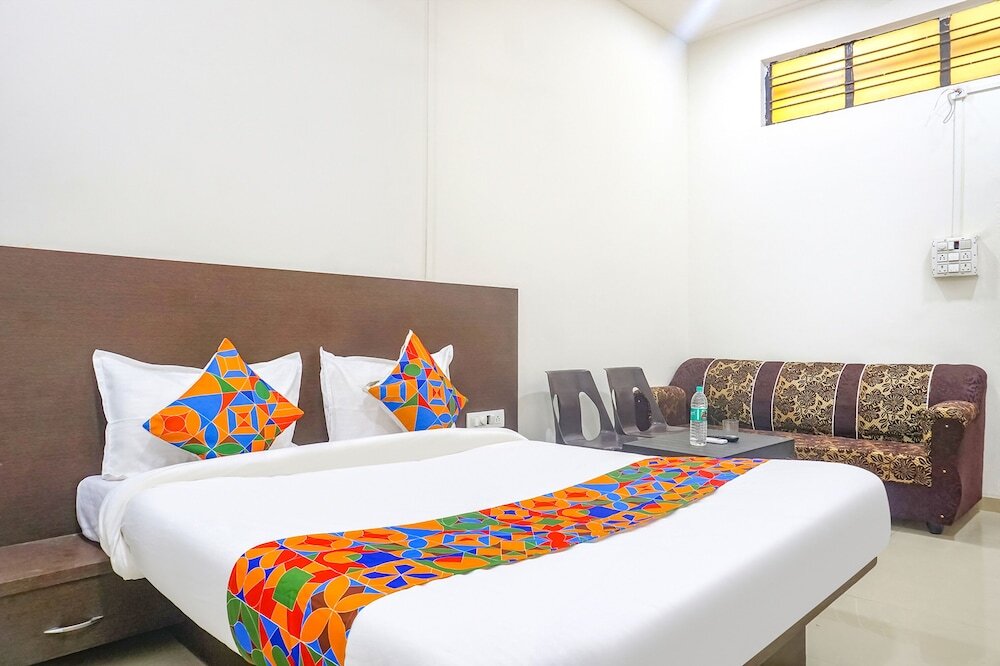 Нашик: Fabhotel Om Sai
