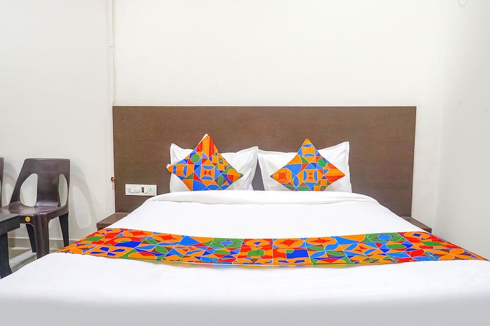 Нашик: Fabhotel Om Sai