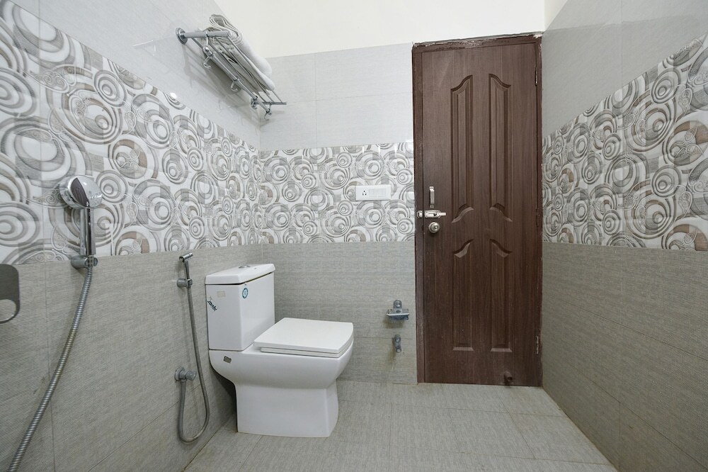Массури: Fabhotel Kempty Lake Resort