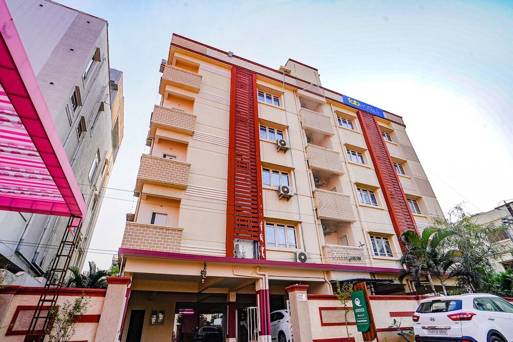 Хидерабад: Fabhotel Q Suites