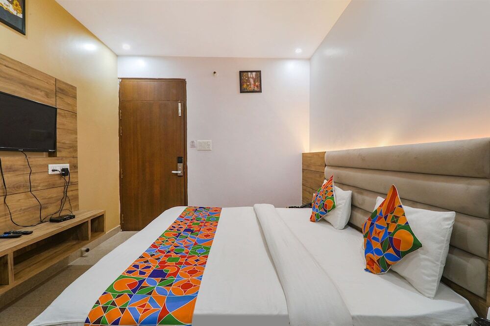 Лакхнау: Fabhotel The Crestelia