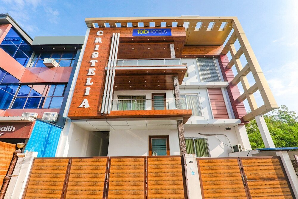 Лакхнау: Fabhotel The Crestelia