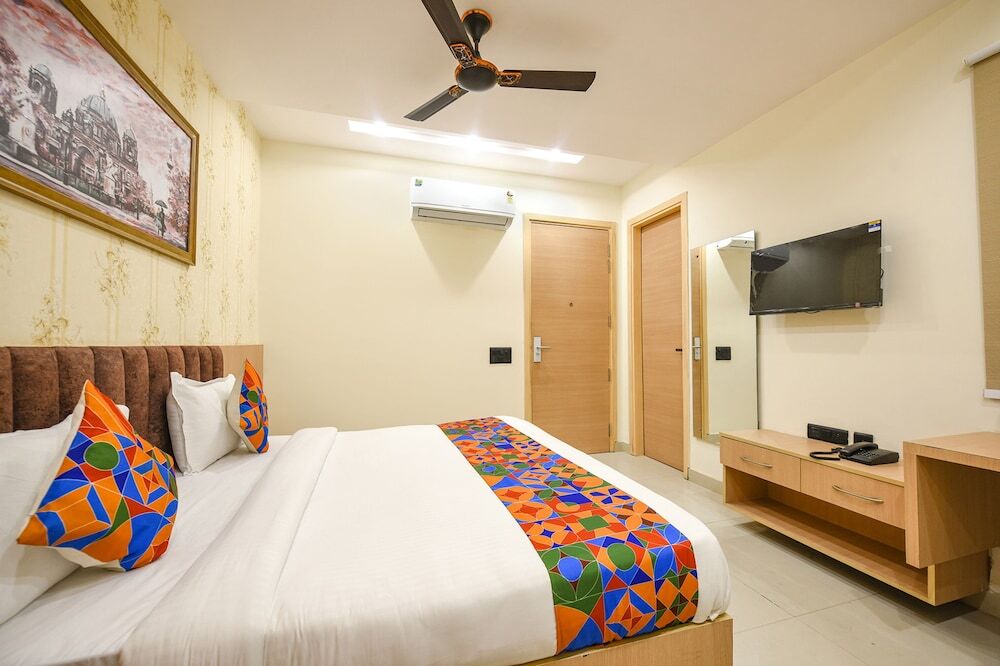 Гуруграм: FabHotel Corporate suite