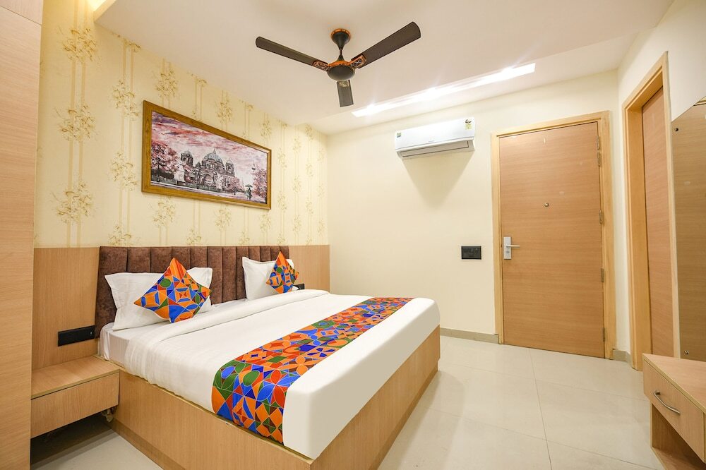 Гуруграм: FabHotel Corporate suite