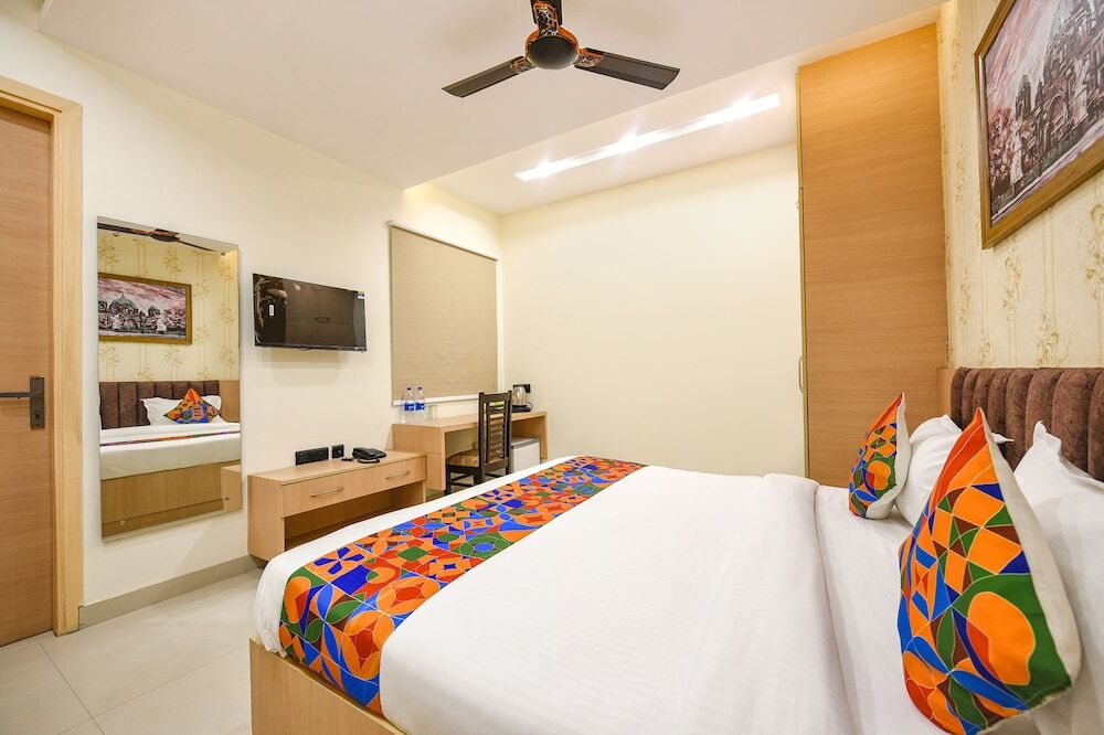 Гуруграм: FabHotel Corporate suite