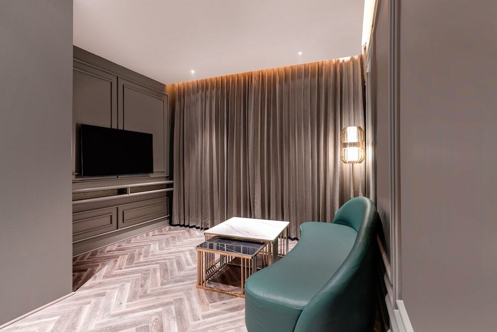 Ханзи: Lemon Tree Hotel Hisar
