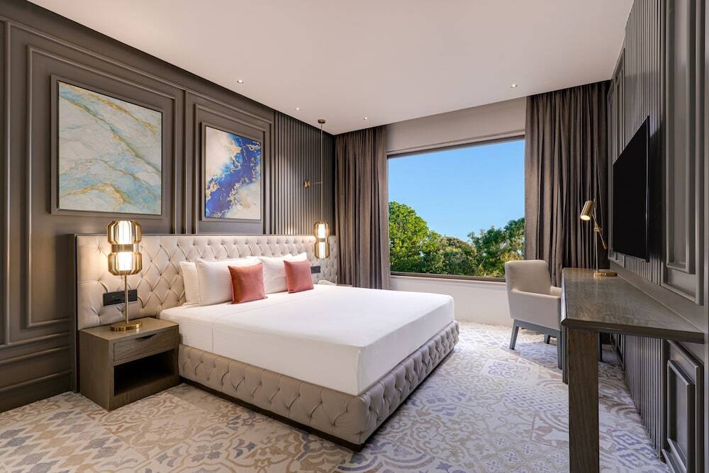 Ханзи: Lemon Tree Hotel Hisar