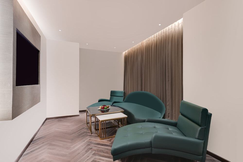 Ханзи: Lemon Tree Hotel Hisar
