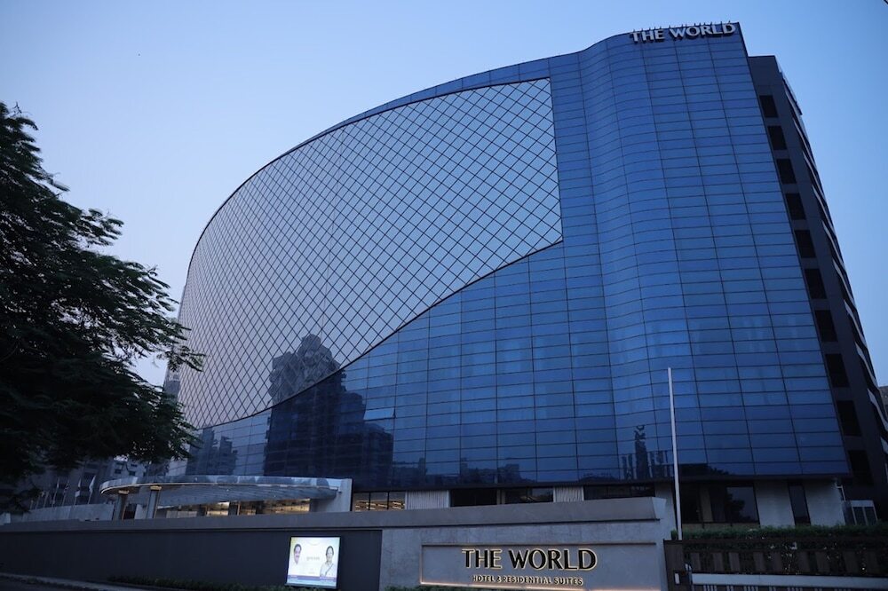 Сурат: The World Surat