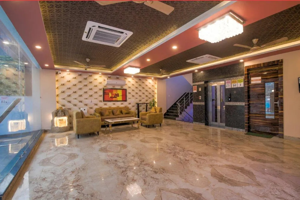 Большая Нойда: Amit House