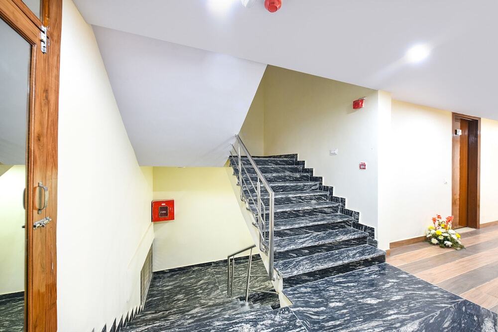 Нью-Дели: Fabhotel Mona International