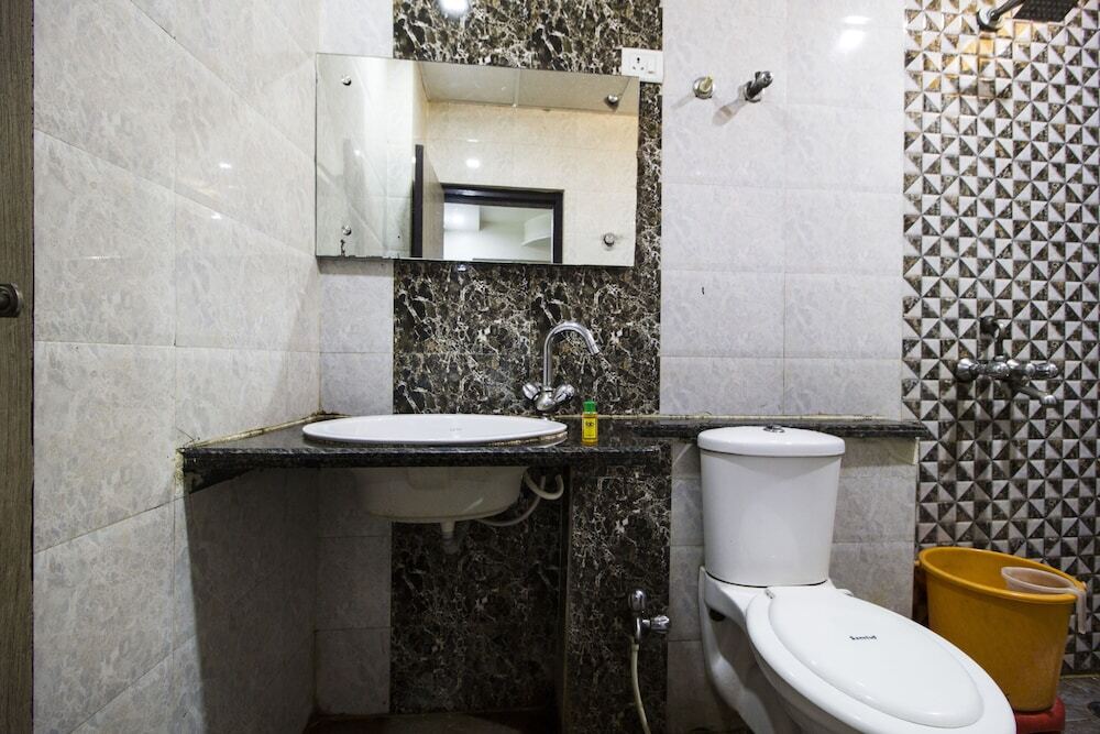 Нью-Дели: Fabhotel Mona International