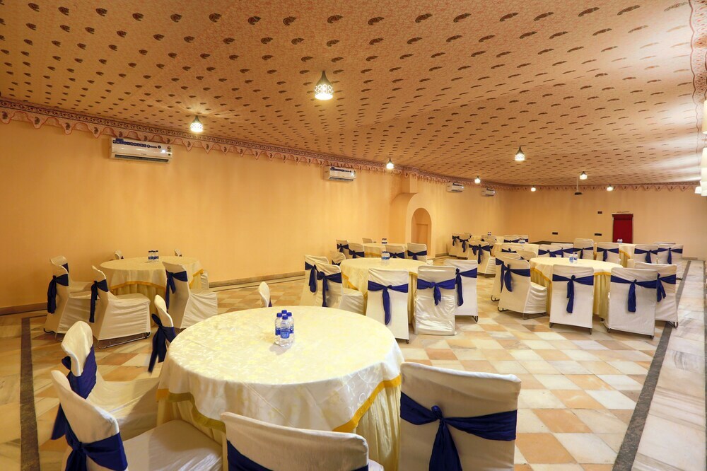 Алвар: Ratan Villas Sariska