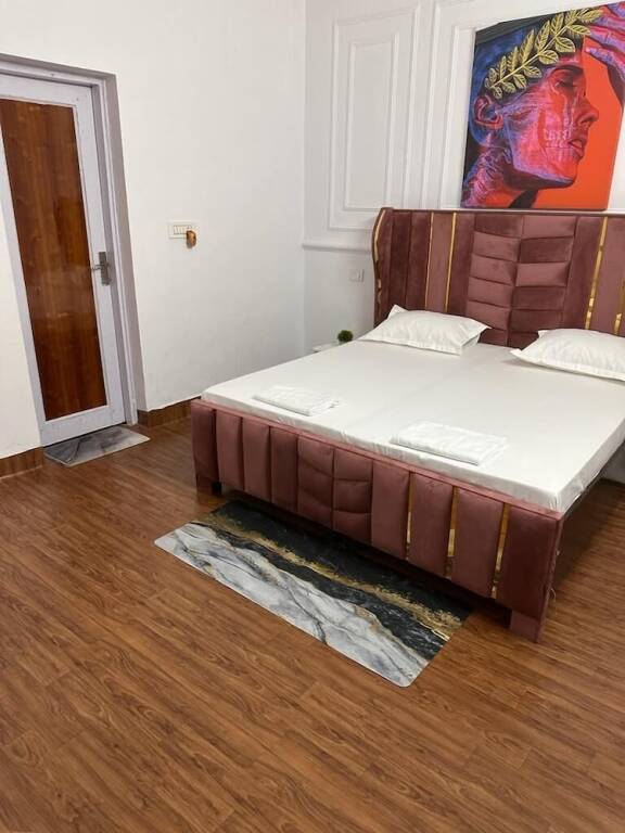 Нойда: Hotel Grand Omasha