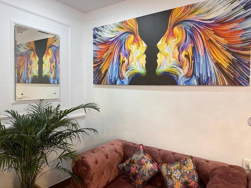 Нойда: Hotel Grand Omasha