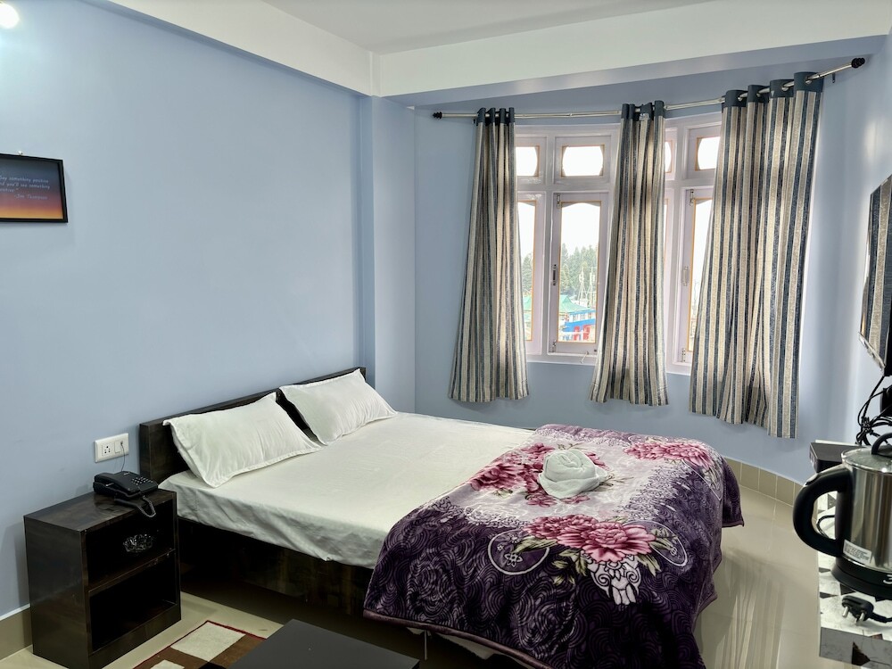 Таванг: Hotel Vivid Tawang