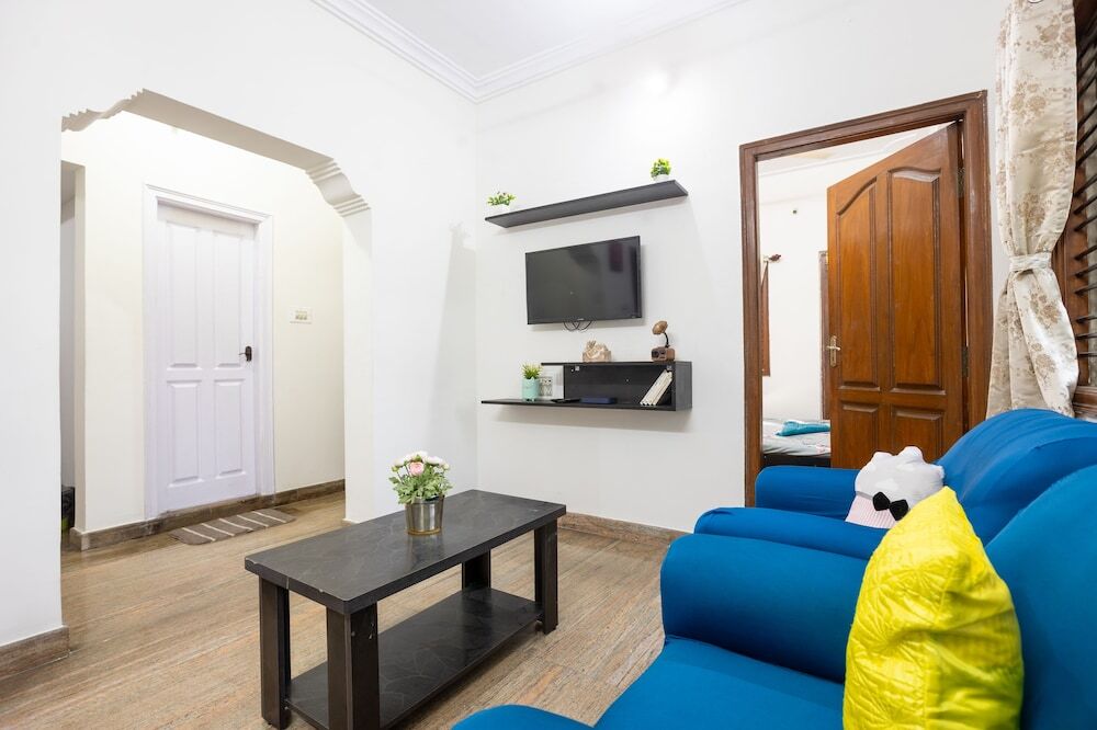 Бангалор: Shree Miththam Apartment