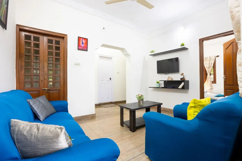 Бангалор: Shree Miththam Apartment