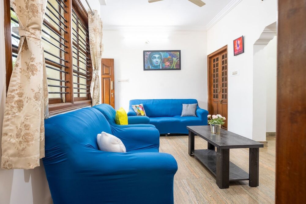 Бангалор: Shree Miththam Apartment
