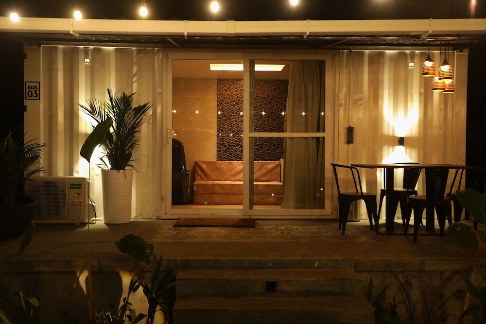 Киим: Out of Box Living Kashid