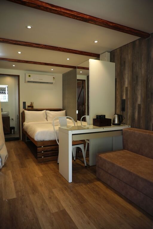 Киим: Out of Box Living Kashid