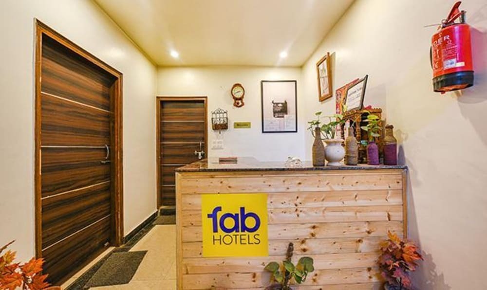 Дхарампур: Fabhotel The Micky House