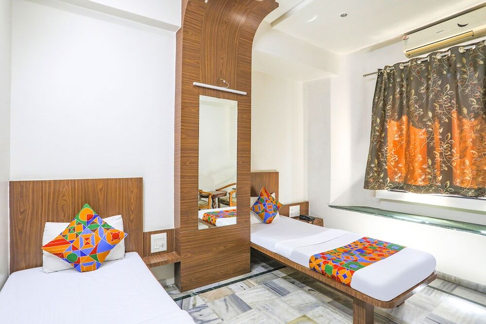 Нашик: Fabhotel City Palace I